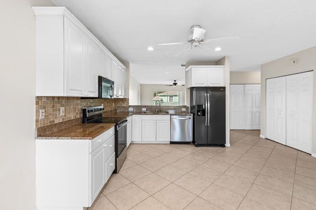 2127 SE Wild Meadow Circle, Port St. Lucie, FL 34952