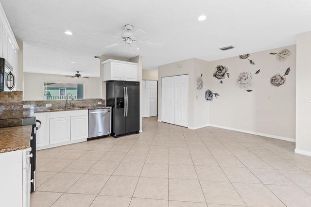 2127 SE Wild Meadow Circle, Port St. Lucie, FL 34952
