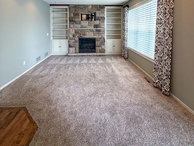 924 Ivy Hills Road, Belle Plaine, MN 56011