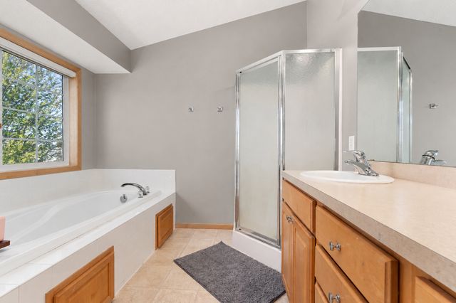924 Ivy Hills Road, Belle Plaine, MN 56011