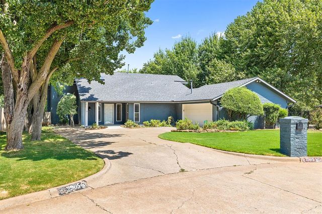 2905 Lamp Post Lane, Oklahoma City, OK 73120