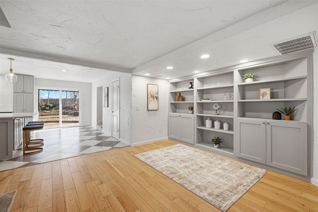 2905 Lamp Post Lane, Oklahoma City, OK 73120