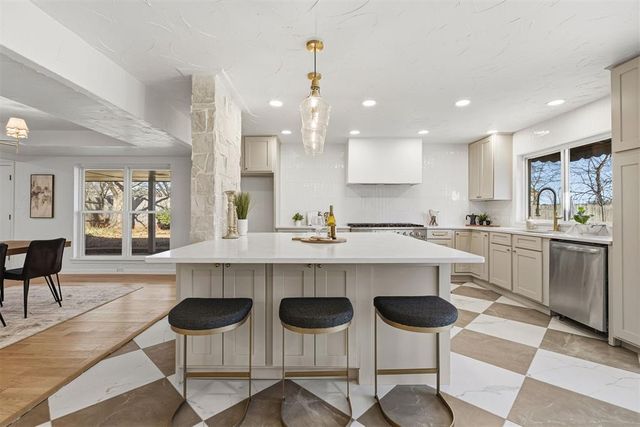 2905 Lamp Post Lane, Oklahoma City, OK 73120