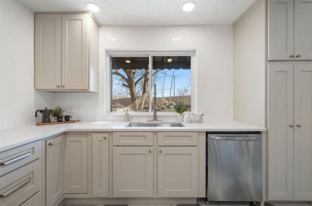 2905 Lamp Post Lane, Oklahoma City, OK 73120