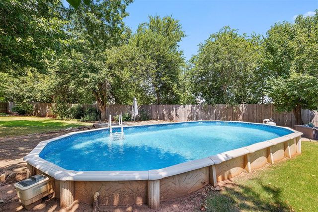 2905 Lamp Post Lane, Oklahoma City, OK 73120