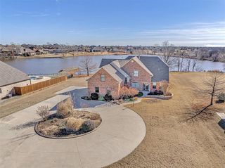 3004 Twin Lake Drive, Moore, OK 73165