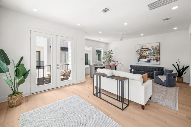 902 Kern Street B, Houston, TX 77009