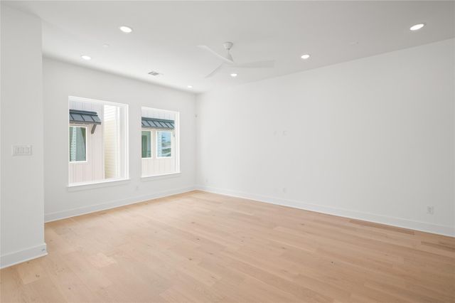 902 Kern Street B, Houston, TX 77009