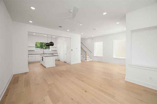 902 Kern Street B, Houston, TX 77009
