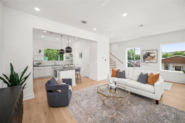902 Kern Street B, Houston, TX 77009
