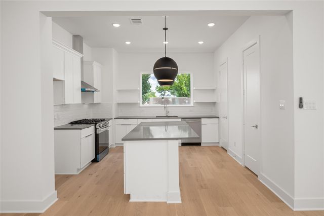 902 Kern Street B, Houston, TX 77009