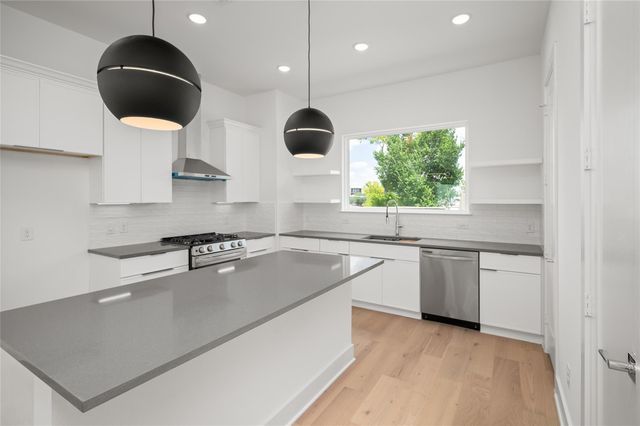 902 Kern Street B, Houston, TX 77009