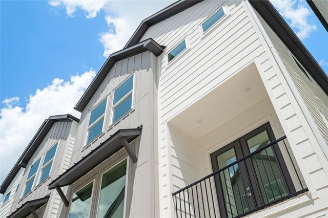 902 Kern Street B, Houston, TX 77009