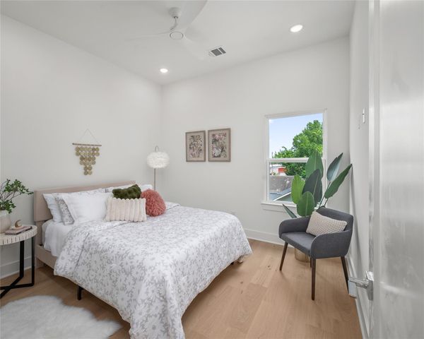 902 Kern Street B, Houston, TX 77009
