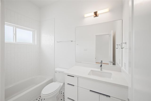 902 Kern Street B, Houston, TX 77009