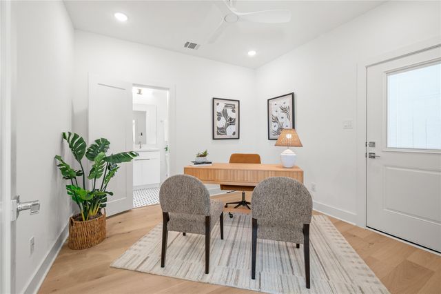 902 Kern Street B, Houston, TX 77009