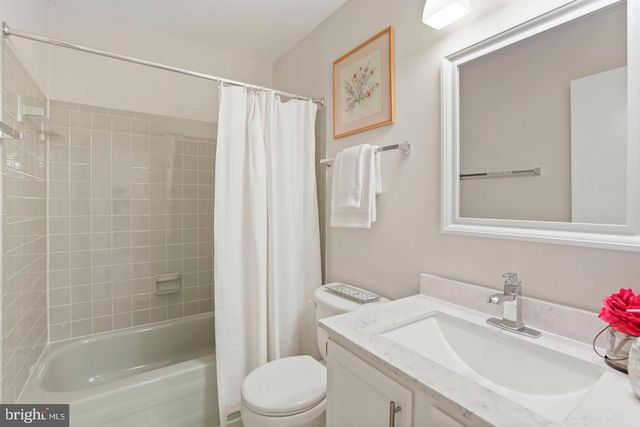 6571 SNOWBELL LN, Falls Church, VA 22042