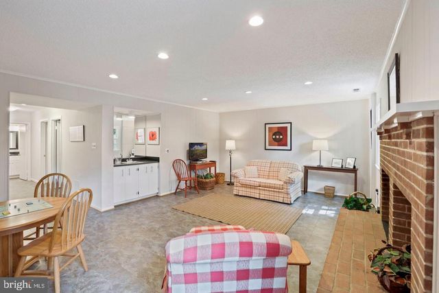 6571 SNOWBELL LN, Falls Church, VA 22042