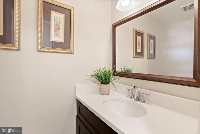 6571 SNOWBELL LN, Falls Church, VA 22042