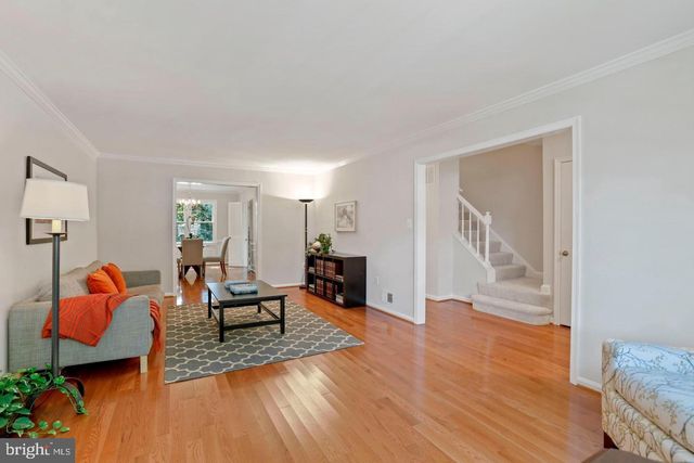 6571 SNOWBELL LN, Falls Church, VA 22042