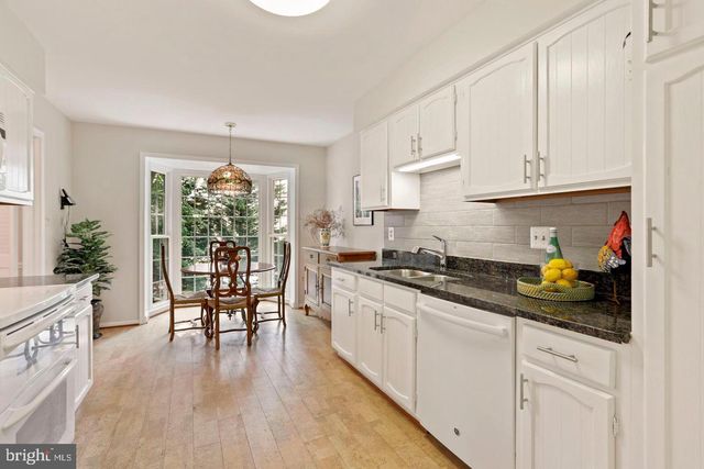 6571 SNOWBELL LN, Falls Church, VA 22042