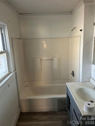 914 Linwood Road, Kings Mountain, NC 28086