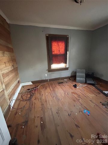 914 Linwood Road, Kings Mountain, NC 28086