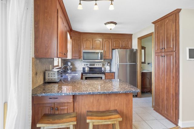 97 Forest 2, Lowell, MA 01851