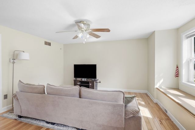97 Forest 2, Lowell, MA 01851