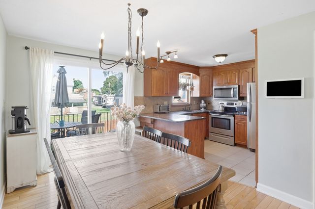 97 Forest 2, Lowell, MA 01851