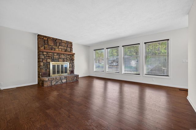 12 Estella Circle Circle, Hot Springs Village, AR 71909