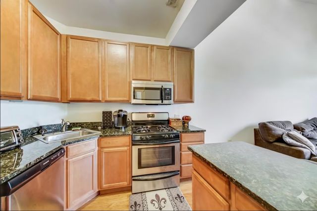 405 E Oakwood Boulevard 4L, Chicago, IL 60653