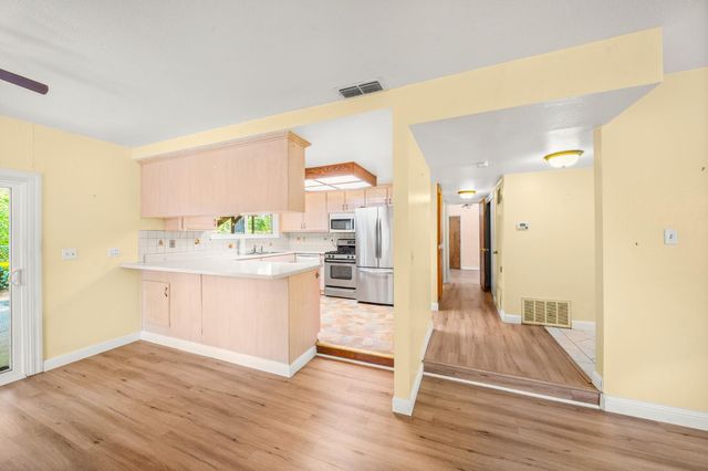 115 Martindale Ln, Auburn, CA 95603