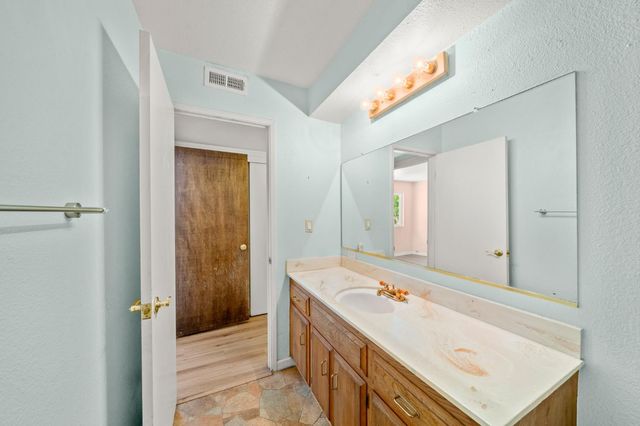 115 Martindale Ln, Auburn, CA 95603