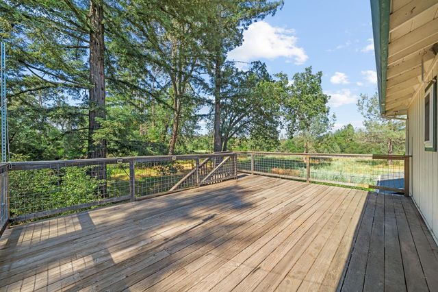 115 Martindale Ln, Auburn, CA 95603