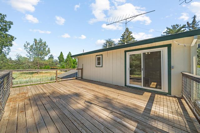 115 Martindale Ln, Auburn, CA 95603