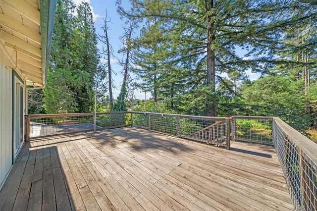 115 Martindale Ln, Auburn, CA 95603