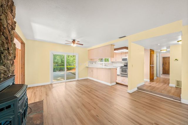 115 Martindale Ln, Auburn, CA 95603