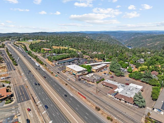 115 Martindale Ln, Auburn, CA 95603