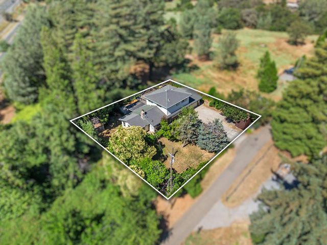 115 Martindale Ln, Auburn, CA 95603