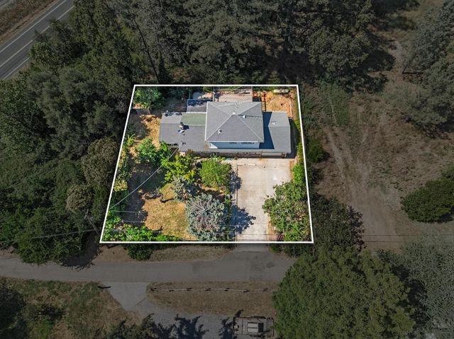 115 Martindale Ln, Auburn, CA 95603