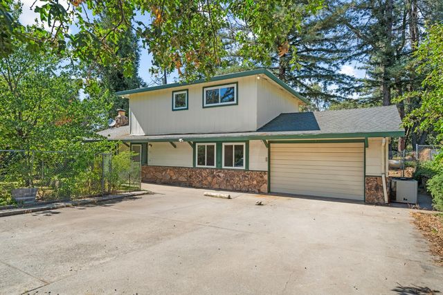 115 Martindale Ln, Auburn, CA 95603