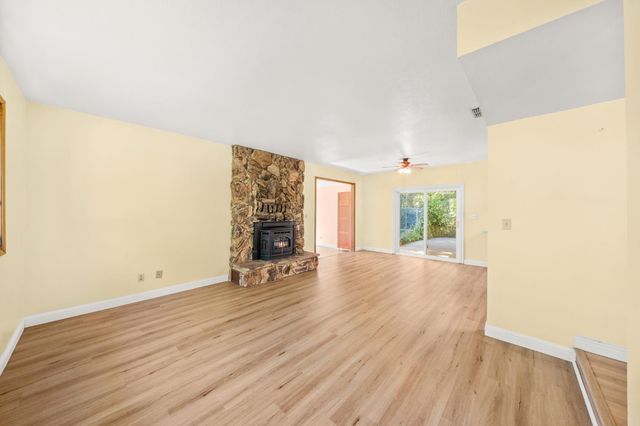 115 Martindale Ln, Auburn, CA 95603
