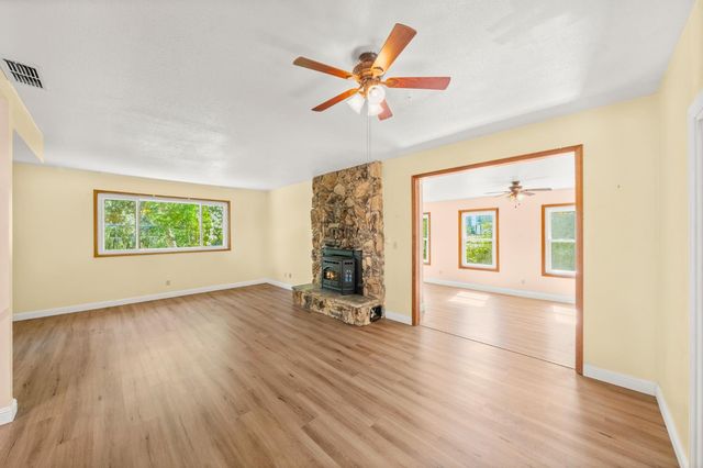 115 Martindale Ln, Auburn, CA 95603