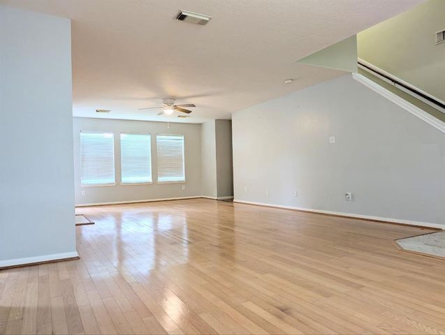 4521 Stonebridge Drive, Pearland, TX 77584