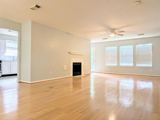 4521 Stonebridge Drive, Pearland, TX 77584