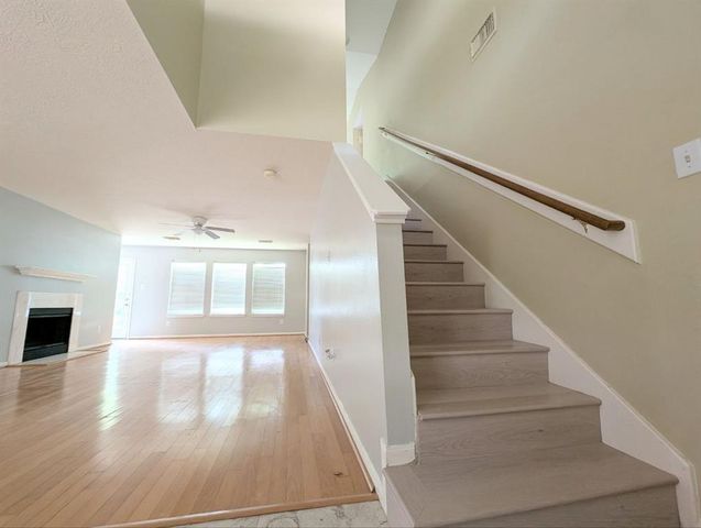 4521 Stonebridge Drive, Pearland, TX 77584