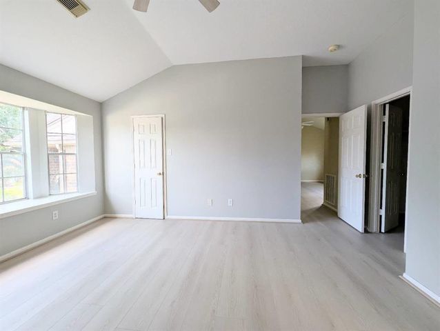 4521 Stonebridge Drive, Pearland, TX 77584