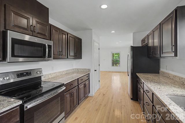 31 Yarrow Meadow Road, Weaverville, NC 28787