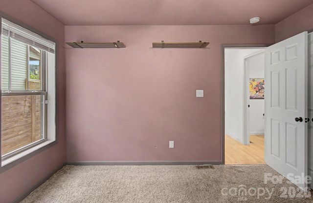 31 Yarrow Meadow Road, Weaverville, NC 28787